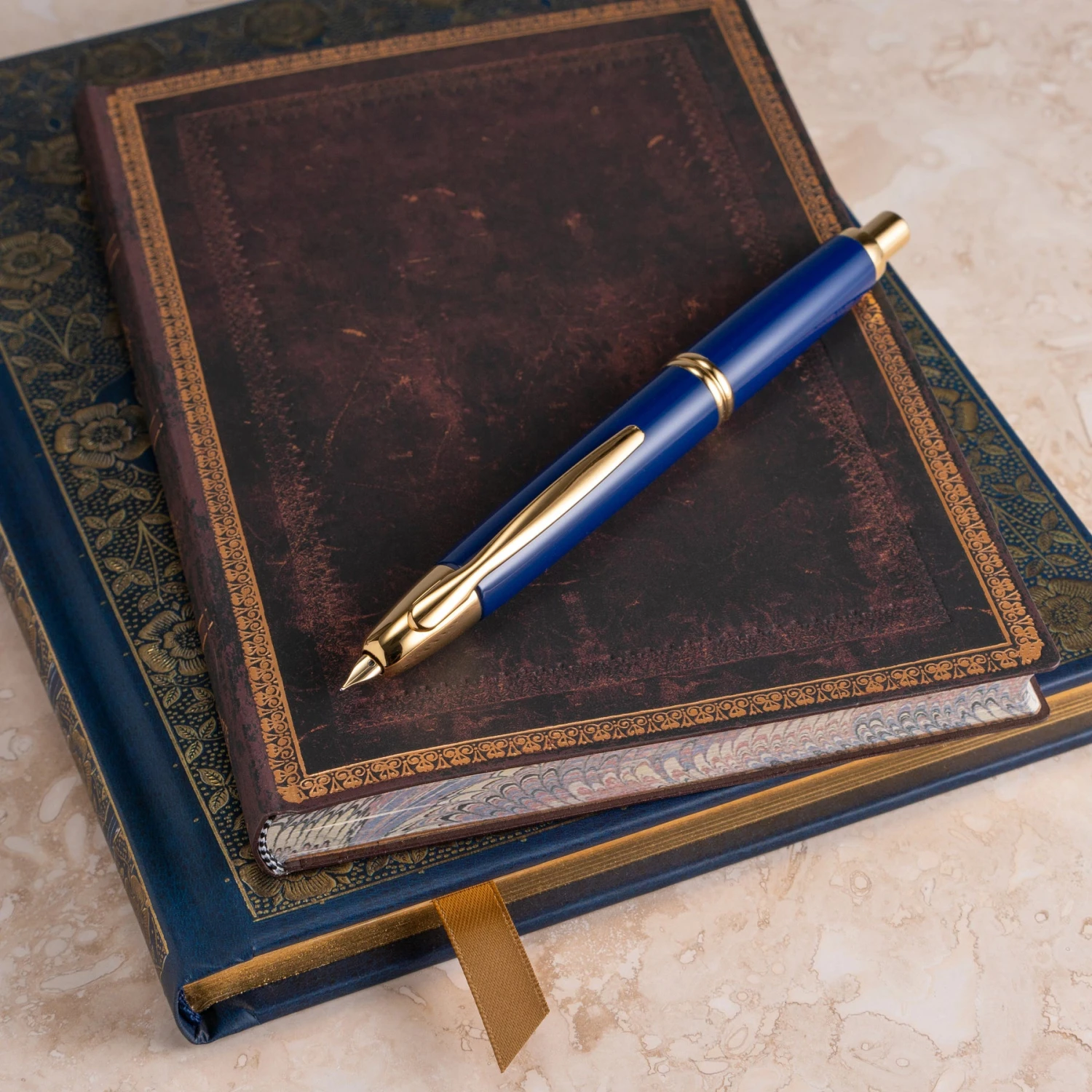 Discount 🤩 Pilot Vanishing Point Retractable Fountain Pen, Blue & Gold 🌟 - Image 2